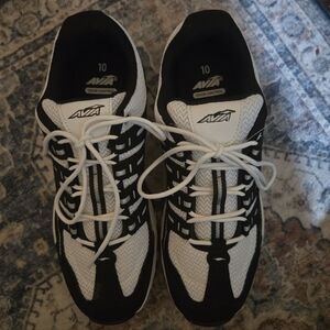 Sz 10 Womens Avia Sneakers Black And White Shoes
